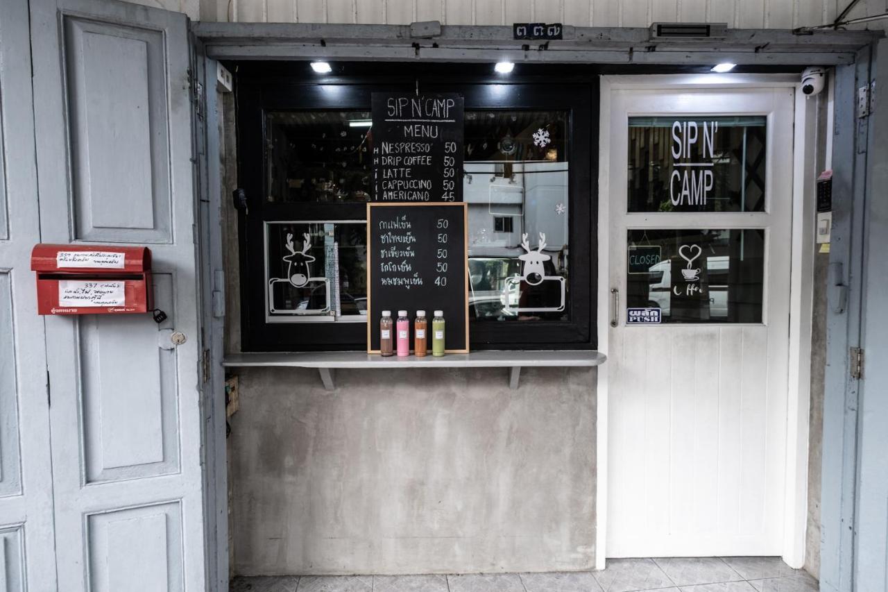 Hostel Sip N' Camp Bangkok Exterior foto